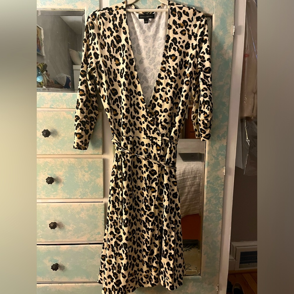 Classic wrap leopard print dress